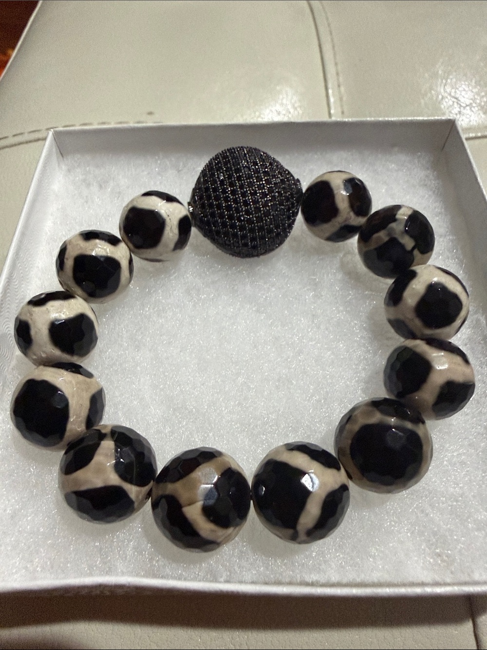 Black and Cream agate DZI Beaded Stretch Bracelet - Unbranded